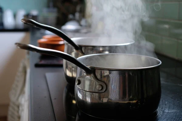 Kochender Wassertopf Zum Kochen Der Küche Stockbild