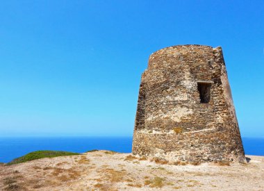 Flumentorgiu Kulesi, İtalya 'nın Sardunya kıyıları boyunca uzanan bir XVI yüzyıl kalesi.