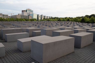 Öldürülen Avrupa Yahudileri Anıtı Berlin 'de Yahudi soykırımı kurbanları için bir anıttır.