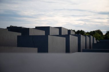 Öldürülen Avrupa Yahudileri Anıtı Berlin 'de Yahudi soykırımı kurbanları için bir anıttır.