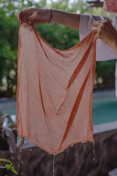 Doğal boyalardan yapılmış el boyaları.