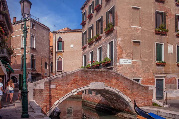 Veneciana Canales Puentes Old Ciudad Venecia Italia — Foto de Stock