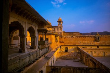 Jaipur, Rajasthan, Hindistan 'daki Amber Kalesi' nin harem kısmı.