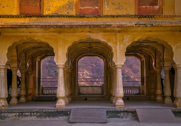 Jaipur, Rajasthan, Hindistan 'daki Amber Kalesi' nin harem kısmı.