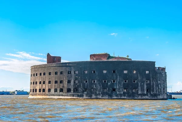 Kronshtadt, Saint-Petersburg yakınındaki tarihi deniz fort