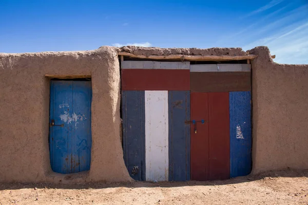 Porte di una casa tradizionale, Merzouga, Marocco — Foto Stock