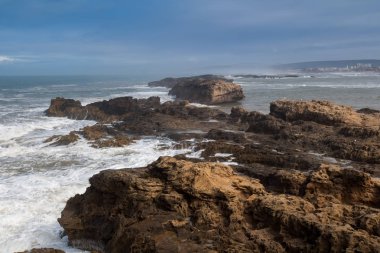 Atlantik Okyanusu 'nun Rocky Sahili, Essaouira, Fas