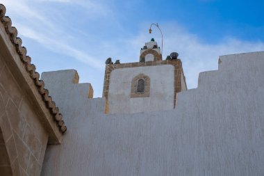 Bir caminin kulesi, Moulay Bouzerktoun.