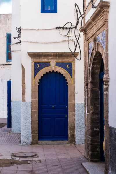Calle Ciudad Costa Del Océano Atlántico Con Una Puerta Tradicional — Foto de Stock