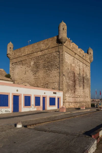 Una Las Torres Fortificación Moderno Pero Tradicional Edificio Estilo Árabe —  Fotos de Stock