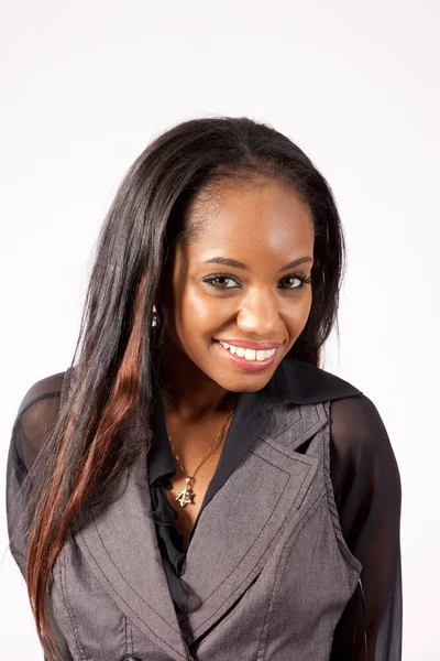 Mujer Negra Feliz Con Una Sonrisa —  Fotos de Stock