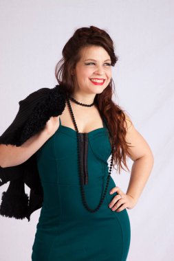 Gülümseyen mutlu beyaz kadın.