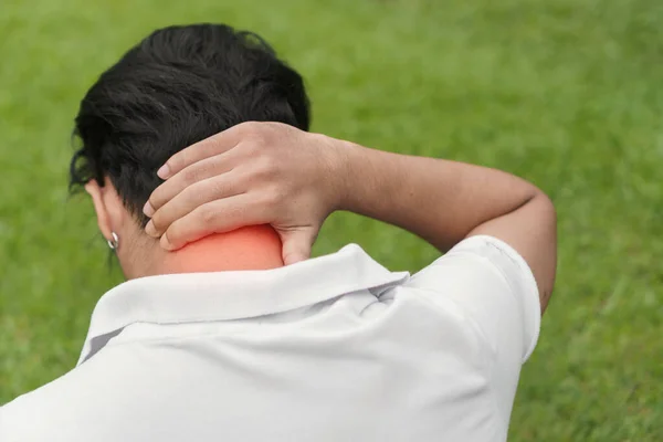 Joven Hombre Asiático Tener Accidente Cuello Dolor Deporte Ejercicio Jogging — Foto de Stock