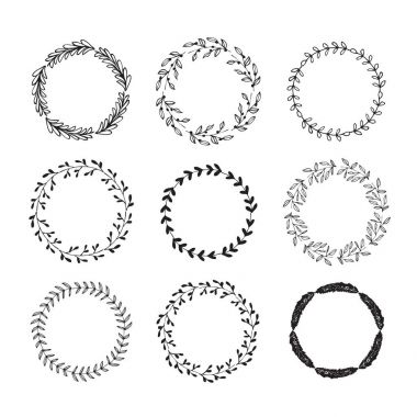 Çiçek çelenk kümesini elle çizilmiş