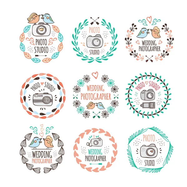 Fotostudio och bröllop fotograf Logotypdesign i doodle stil — Stock vektor