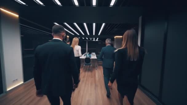 Grupo Empresários Entrando Sala Conselho — Vídeo de Stock