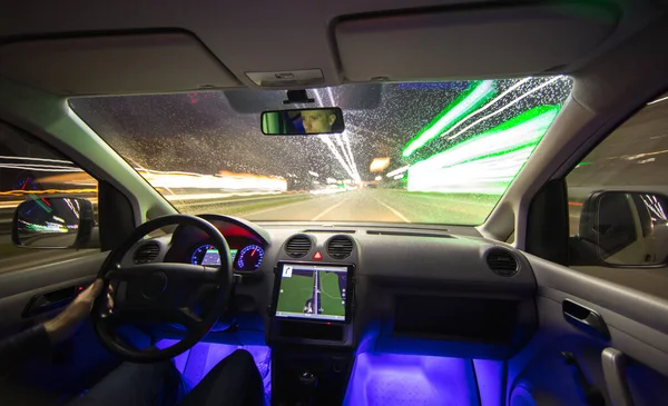 Man Rijdt Met Het Voertuig Snelweg Avond Nacht — Stockfoto