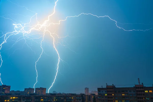 Relámpago Sobre Ciudad Noche Noche Tiempo — Foto de Stock