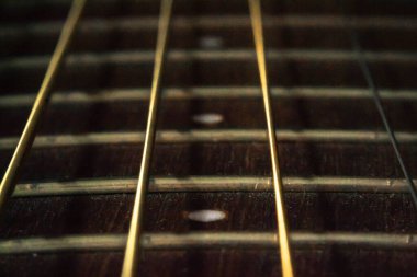 Renkli askılar ipte Gökkuşağı bayrağını yapıyor