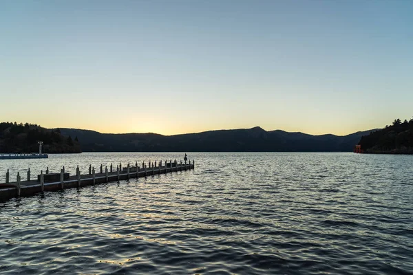 Göl ASHI alacakaranlıkta