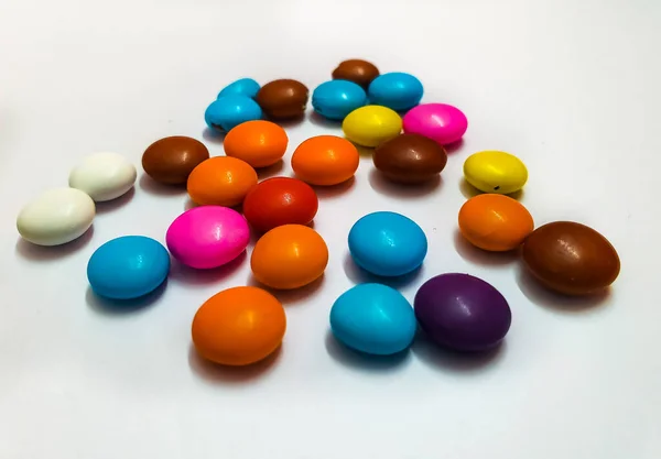 Bonbons Colorés Sur Fond Blanc — Photo