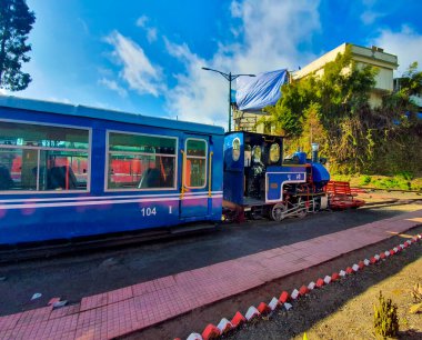 Darjeeling tren istasyonundaki ünlü Darjeeling oyuncak treni.