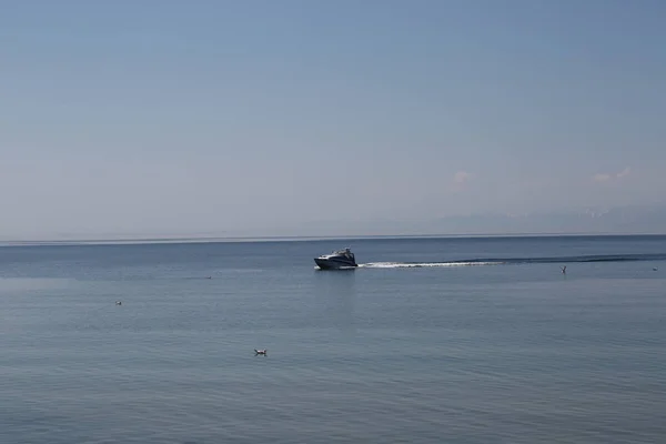 Η μεγάλη λίμνη Βαϊκάλη, Ρωσία — Φωτογραφία Αρχείου