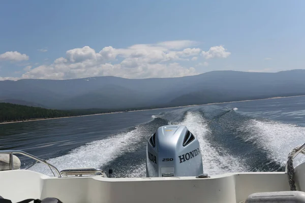 Η μεγάλη λίμνη Βαϊκάλη, Ρωσία — Φωτογραφία Αρχείου