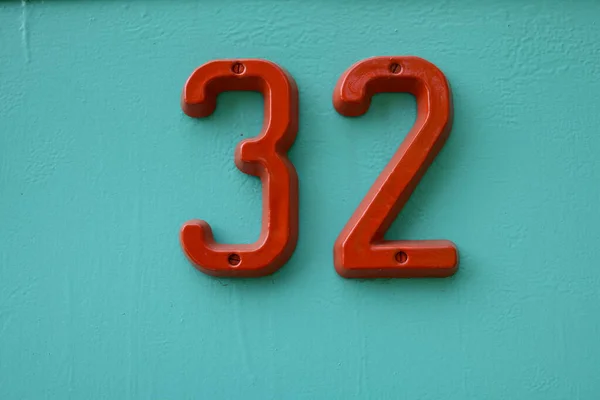 Casa Numero Rosso Una Porta Ingresso Ferro Verde Bello — Foto Stock