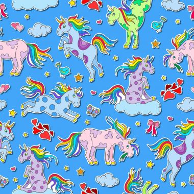 Komik karikatür tek boynuzlu atlar, kalp, yıldız renk etiket simgeleri mavi arka plan ile Seamless Modeli