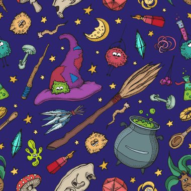 Sihirbazın kusursuz deseni ve simya aletleri: kafatası, kristal, kök, iksir, tüy, mantar, şapka. Cadılar Bayramı büyü aletleri koleksiyonu. Mor arkaplanda elle çizilmiş vektör çizimi