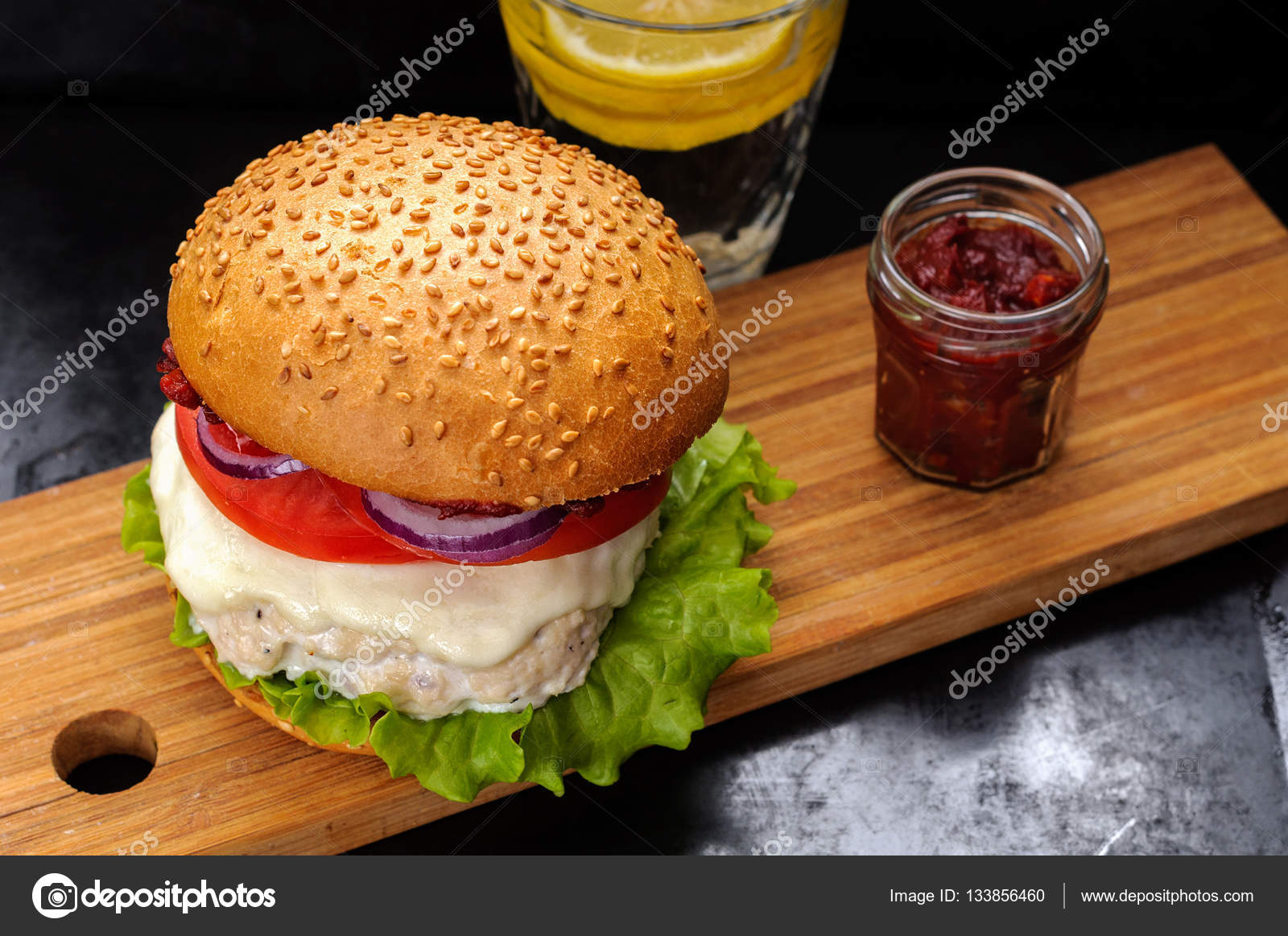 Ev Yapımı Tavuk Burger Ev Yapımı Tavuk Burger