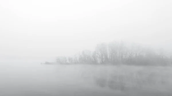 Mysterious Ghostly River Island Obscured Dense Fog Which Float Flat — Stock Photo, Image