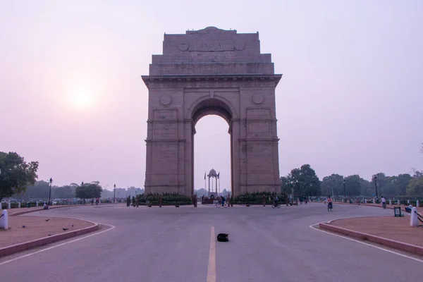 Sunrise India Gate New Delhi Morning Cycling Silhouette India Gate — стокове фото