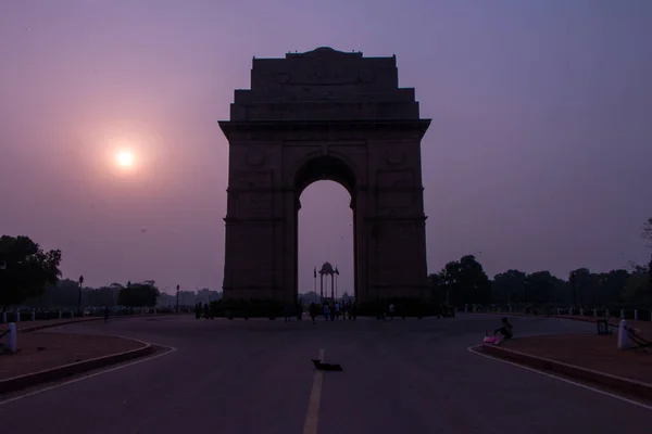 Sunrise India Gate New Delhi Morning Cycling Silhouette India Gate — стокове фото