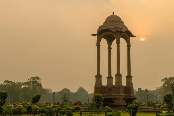 Sunrise India Gate New Delhi Morning Cycling Silhouette India Gate — стокове фото