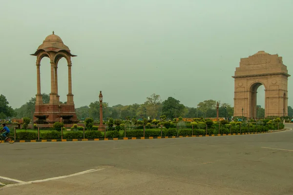 Zonsopgang Bij India Gate New Delhi Morning Cycling Silhouet Van — Stockfoto