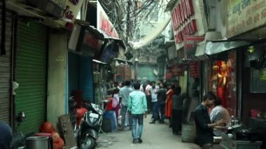 Paranoyak Wali Gali, Chandni Chowk, Eski Delhi, Ünlü sokak yemekleri. Eski tarihi pazar.