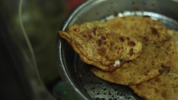 Глибоко Смажена Індійська Десертна Паранта Підготовка Rabri Parantha Rabdi Parantha — стокове відео