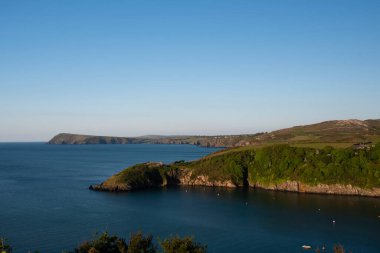 Pembrokeshire 'deki Fishguard kalesi turizm merkezi. 