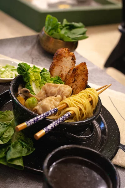 Ramen, protein içeren doğu çorbası.