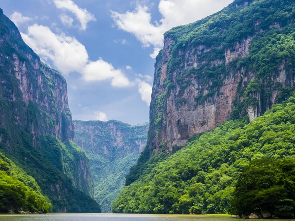 Sumidero Canyon van de Río Grijalva, Chiapas, Mexico — Stockfoto