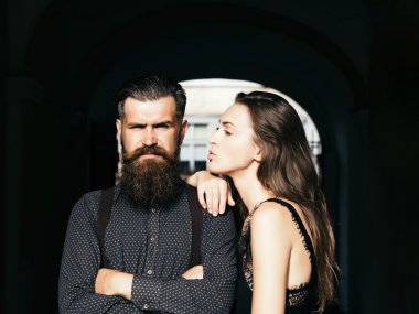 Genç şık bir çift.