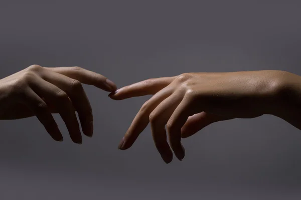 두 여성 손 — 스톡 사진