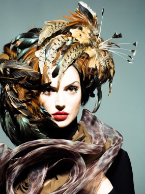 tüy şapka çok seksi kadın