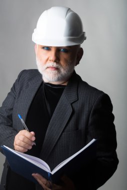 Baret Not Defteri ile adam