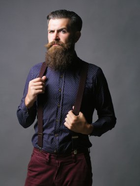 Jartiyer trendy adam tutar
