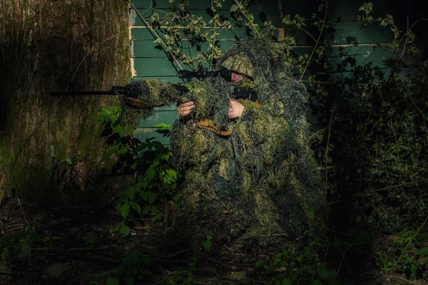 Sniper in ghillie suit — Stock Photo, Image