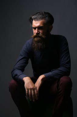 Sakallı moda yakışıklı