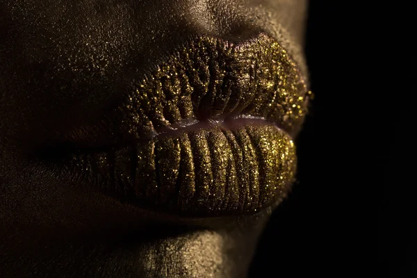 Sexig gyllene metalliserat kvinnliga läppar — Stockfoto